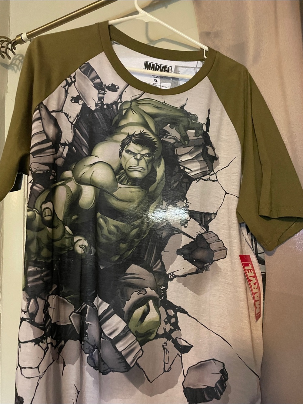 Marvel Men's Hulk Graphic Raglan Tee - Olive/White